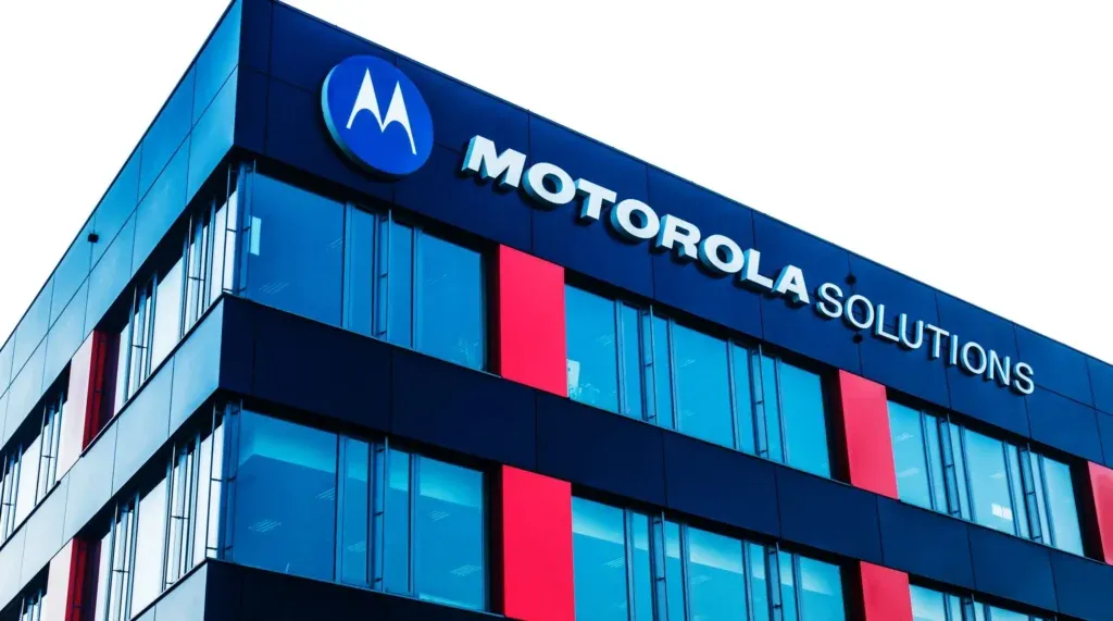 Google купує Motorola Mobility