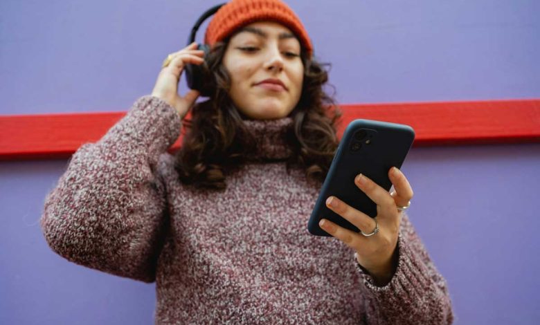 Spotify запускає озвучені журнальні статті для передплатників Premium